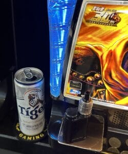 ベトナムのスロット店では酒とタバコがOK